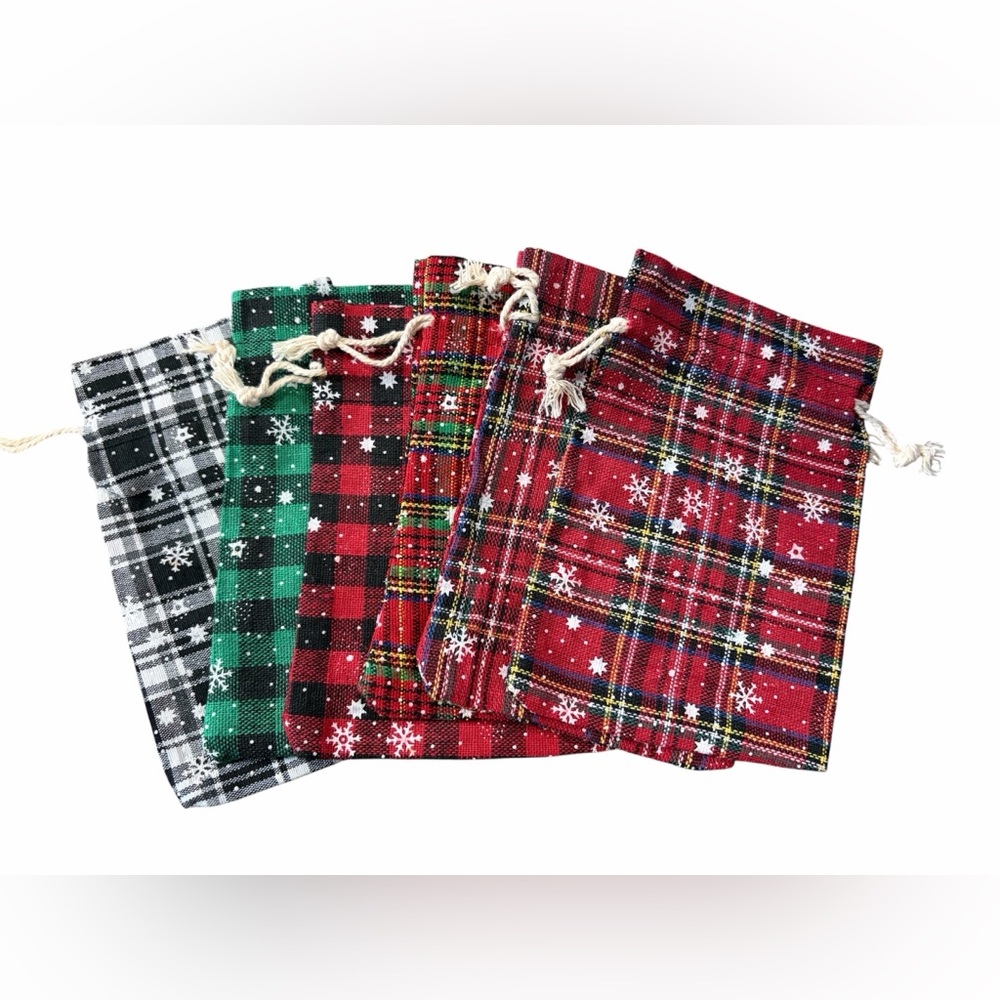 6 Christmas Drawstring Bags 4 x 6 Inch